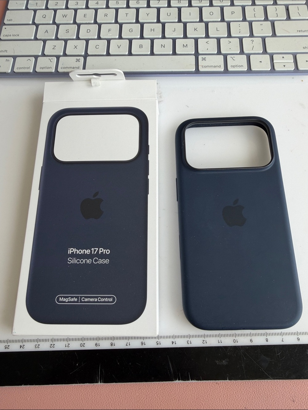 Apple Silicone iPhone 17 Pro Case — Deep Navy Blue